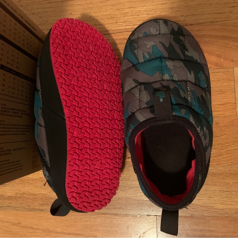 North Face thermoball traction mule, slipper, shoe, boys
